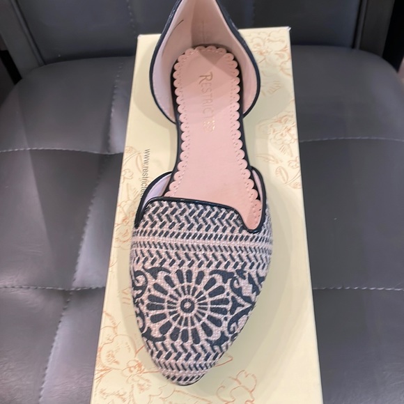 Flat - Picture 5 of 6